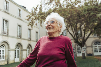 En faisant un legs ou une donation